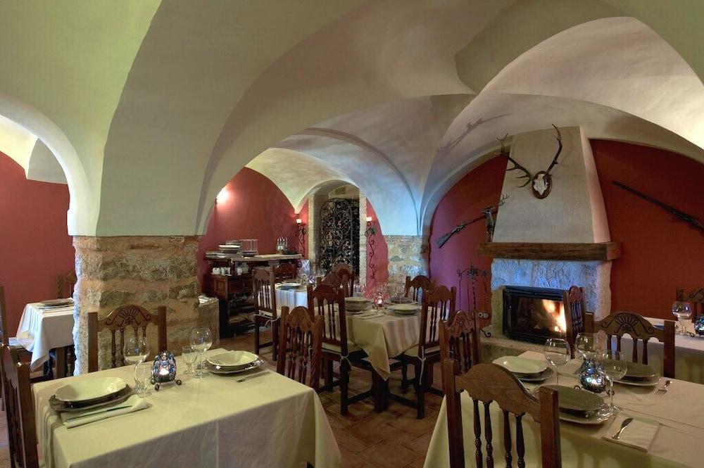 La Posada Del Canal Villanueva de San Mancio Bagian luar foto