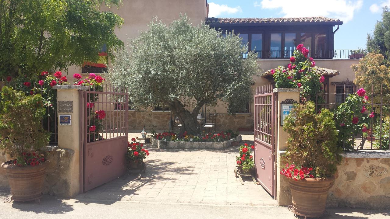 La Posada Del Canal Villanueva de San Mancio Bagian luar foto